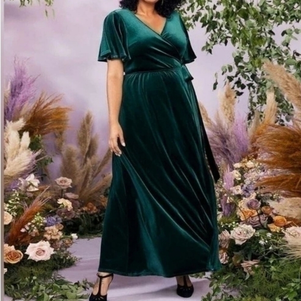 MODCLOTH PLUS GREEN VELVET MAXI DRESS SZ 2X worn once for about two hours